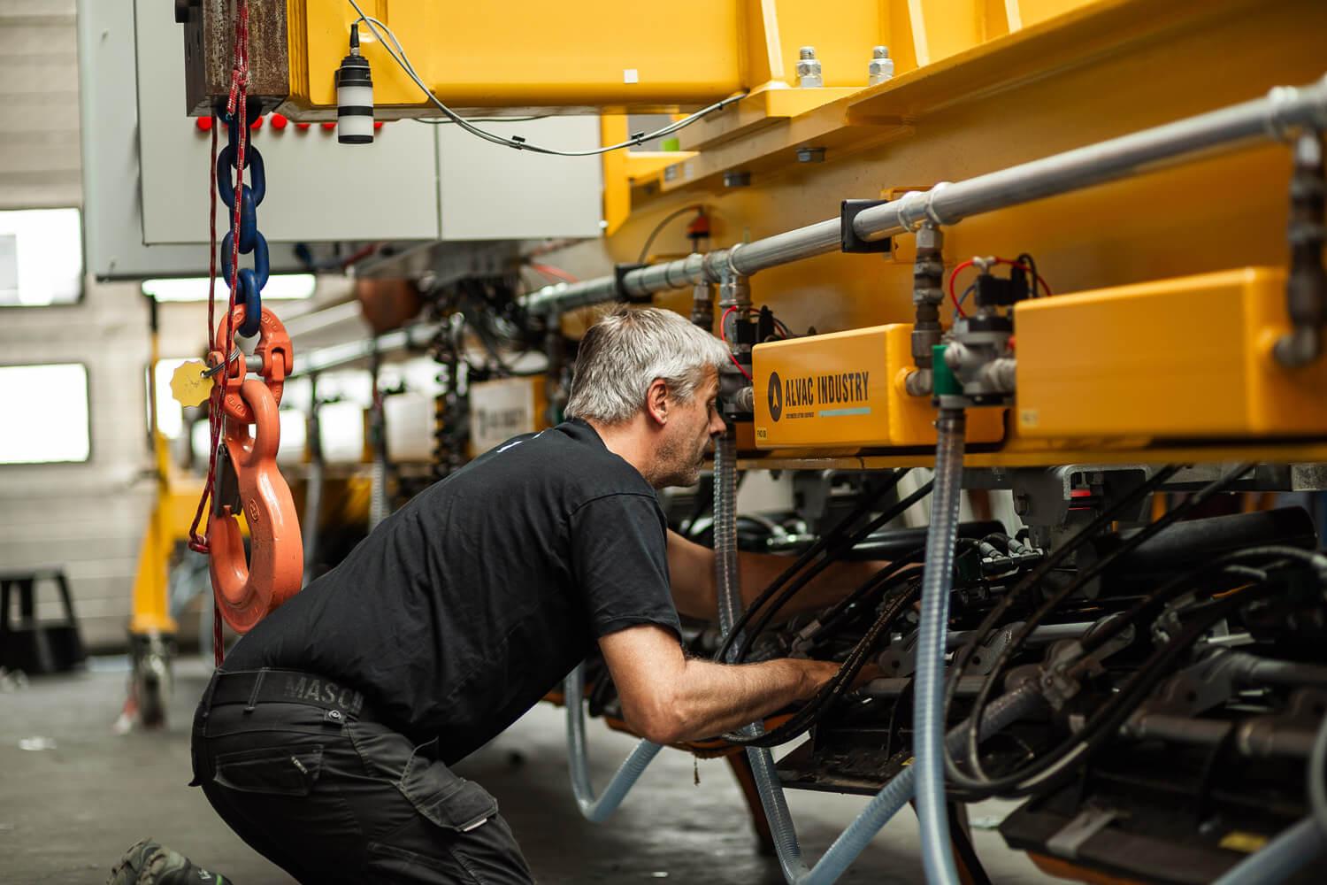 We handle, deliver, assemble and install the blade lifting equipment for you